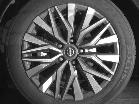 Used 2025 Nissan Altima 2.5 SV image 12