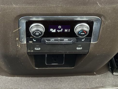 Used 2022 Chevrolet Tahoe LT w/ LT Signature Package image 30