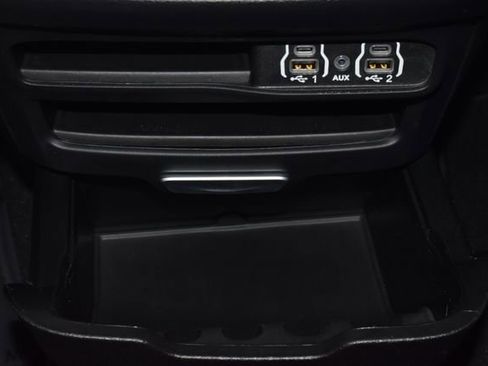 Certified 2025 Chrysler Pacifica Select image 20