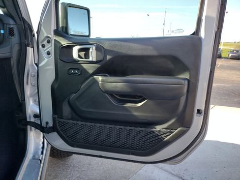 Used 2024 Jeep Wrangler Unlimited Rubicon 4xe w/ Technology Group AWD/4WD image 24