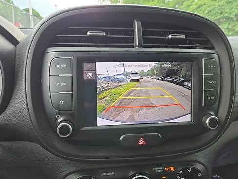 Certified 2023 Kia Soul LX FWD image 22