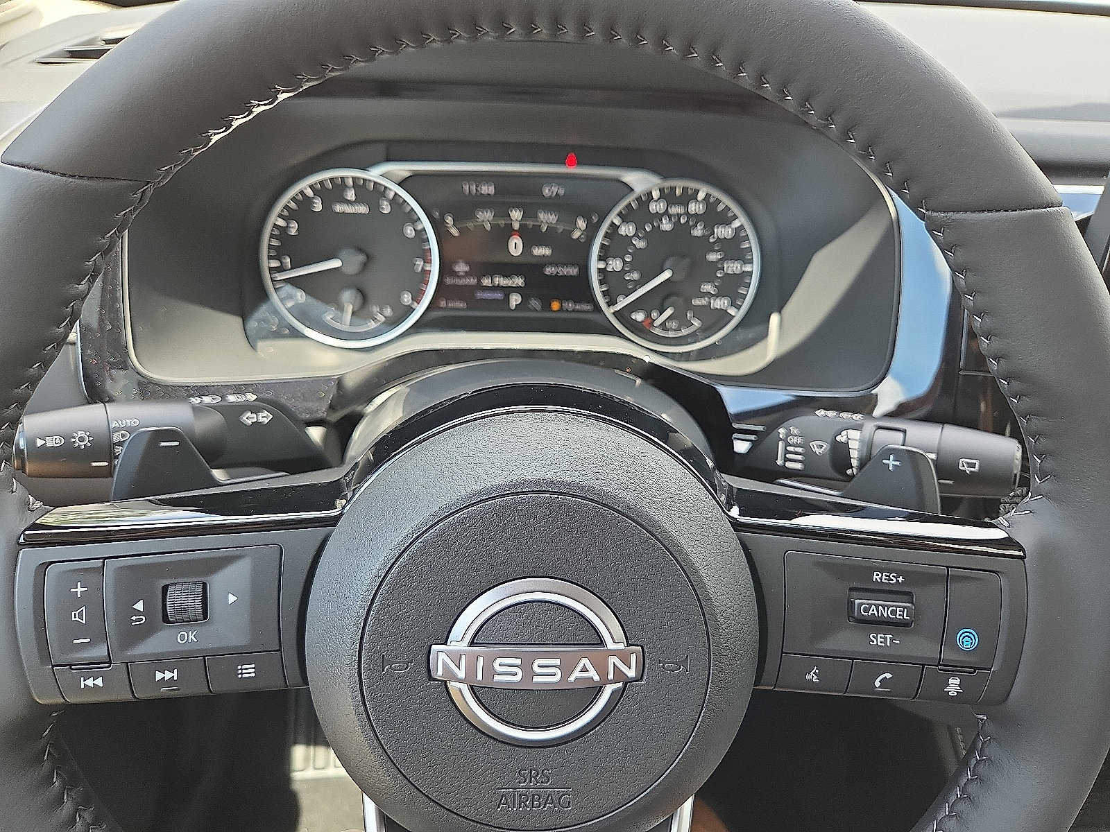 Used 2025 Nissan Pathfinder SL w/ SL Premium Package FWD image 24