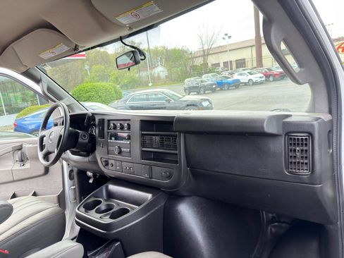 Used 2018 GMC Savana 2500 Extended RWD image 25