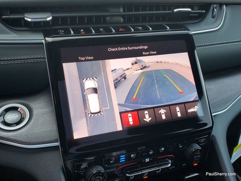 New 2025 Jeep Grand Cherokee Limited w/ Luxury Tech Group II image 34