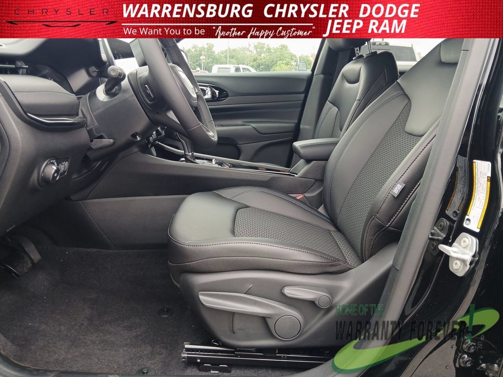New 2026 Jeep Compass Latitude AWD/4WD image 16