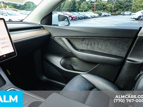 Used 2022 Tesla Model Y Long Range AWD/4WD image 39