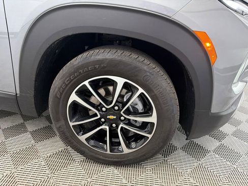 Used 2025 Chevrolet TrailBlazer LT FWD image 12