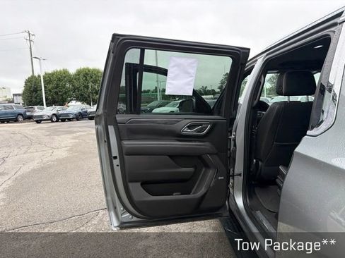 Used 2023 GMC Yukon XL SLT AWD/4WD image 29
