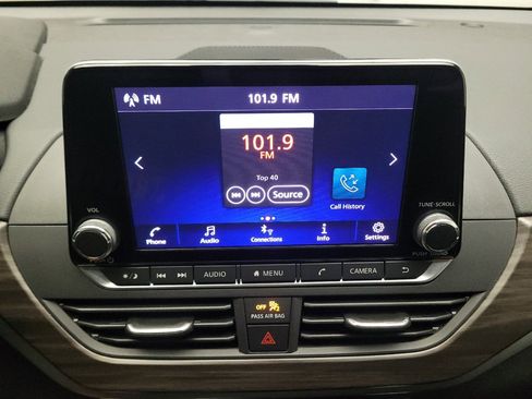 Used 2024 Nissan Altima 2.5 SV FWD image 25