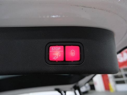 Used 2019 Mercedes-Benz GLS 550 4MATIC w/ Driver Assistance Package image 11