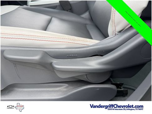 Used 2021 Chevrolet Bolt Premier w/ Infotainment Package FWD image 25