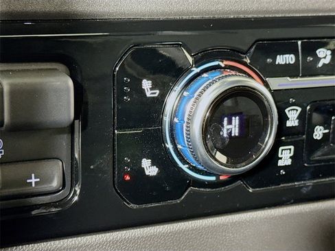 Used 2025 GMC Sierra 1500 Elevation image 18