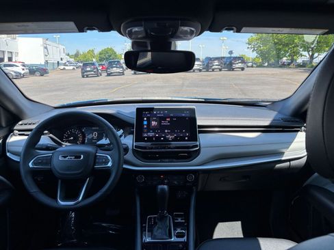 Used 2025 Jeep Compass Limited AWD/4WD image 34