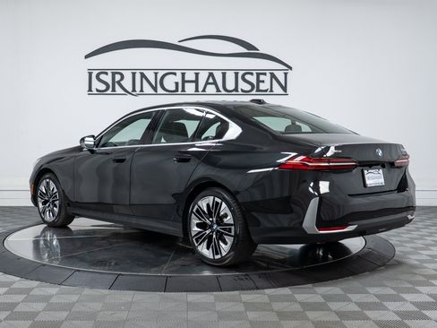 Used 2026 BMW 530i xDrive w/ Premium Package AWD/4WD image 7