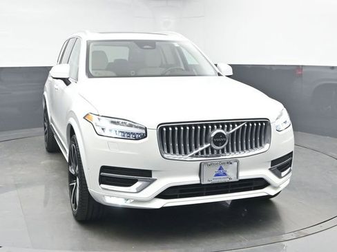 Used 2024 Volvo XC90 B6 Plus AWD/4WD image 2