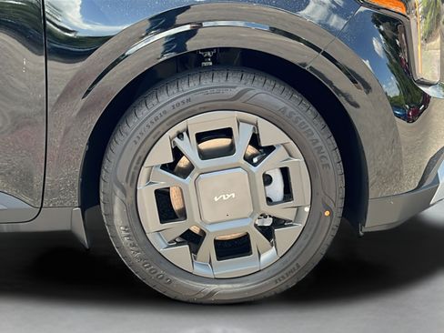 New 2026 Kia Carnival EX FWD image 25