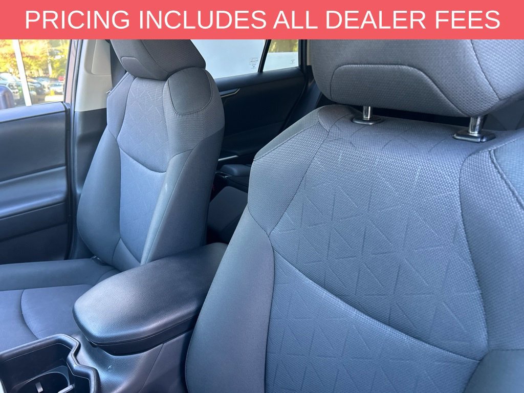 Used 2025 Toyota RAV4 XLE AWD/4WD image 47