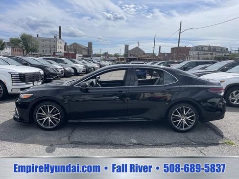 Used 2023 Toyota Camry XLE FWD image 9