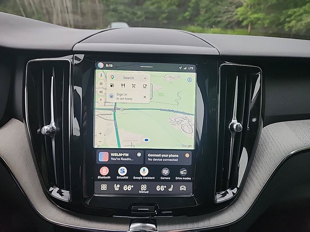 Certified 2025 Volvo XC60 B5 Plus w/ Climate Package AWD/4WD image 17