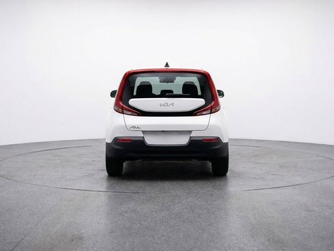 Used 2025 Kia Soul LX w/ LX Technology Package image 7