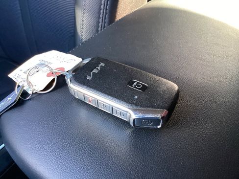 Used 2023 Kia K5 LXS image 33