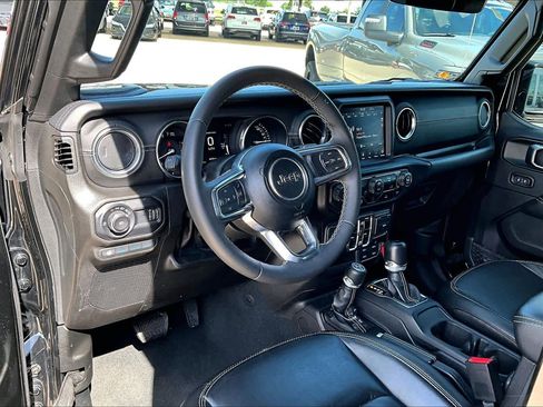 Used 2023 Jeep Wrangler Unlimited Sahara AWD/4WD image 18