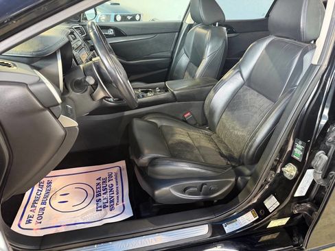 Used 2016 Nissan Maxima SR image 17