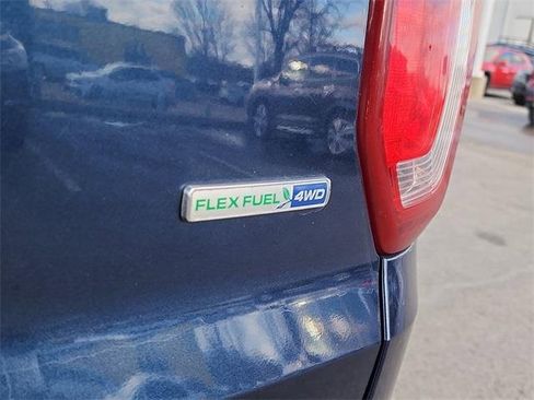 Used 2016 Ford Explorer XLT w/ Equipment Group 202A image 5