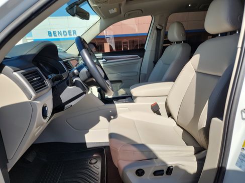 Used 2021 Volkswagen Atlas SE w/ Panoramic Sunroof Package image 11