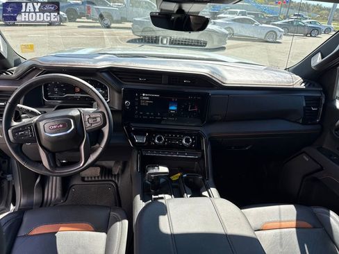 Used 2025 GMC Sierra 1500 AT4 w/ AT4 Premium Package image 15