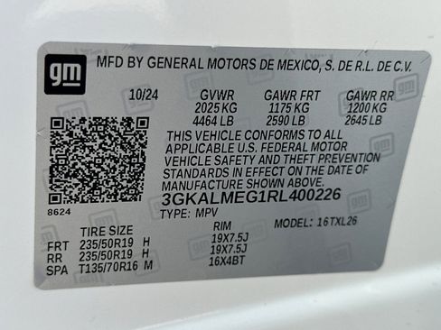 Used 2024 GMC Terrain SLE w/ Elevation Edition image 30