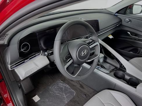 New 2025 Hyundai Elantra Limited image 8