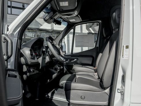 New 2025 Mercedes-Benz Sprinter 2500 image 12