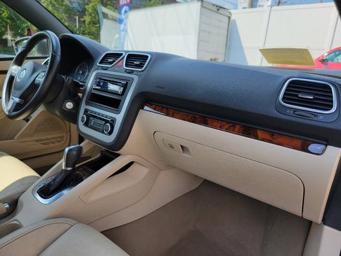 Used 2012 Volkswagen Eos Lux image 30