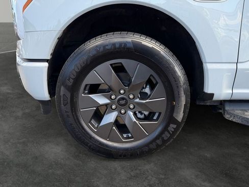 Used 2024 Ford F150 Lightning XLT AWD/4WD image 4