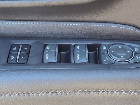 Used 2024 GMC Yukon Denali w/ Advanced Technology Package AWD/4WD image 62