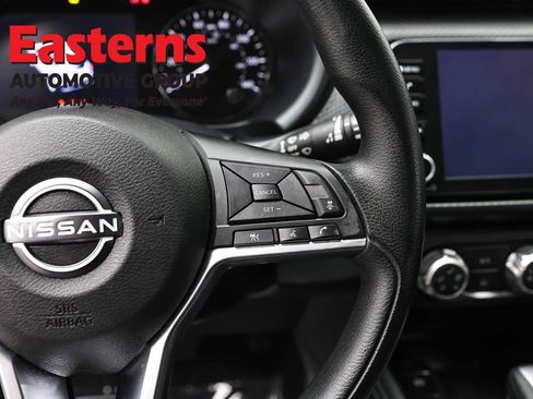 Used 2023 Nissan Kicks SV image 16