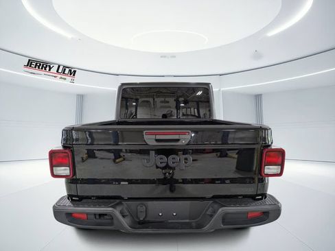 Used 2021 Jeep Gladiator Sport AWD/4WD image 4