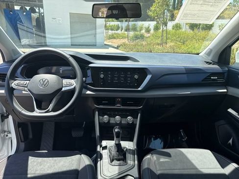 Used 2022 Volkswagen Taos SE FWD image 12