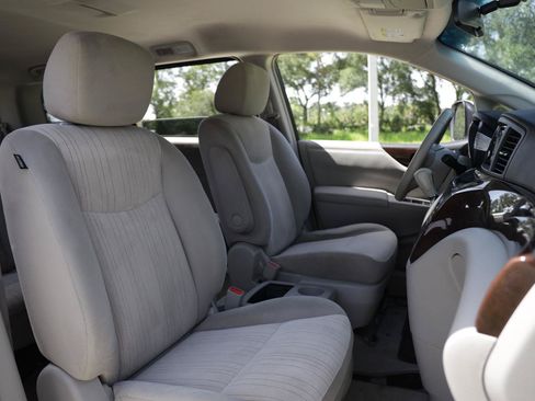 Used 2013 Nissan Quest SV FWD image 18