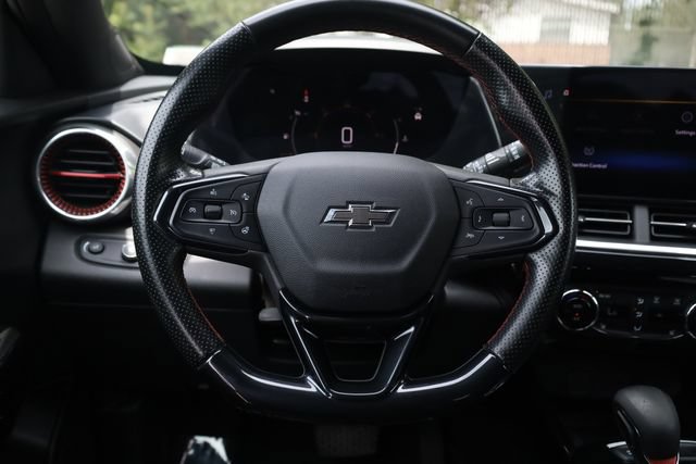 Used 2024 Chevrolet Trax RS w/ Sunroof Package FWD image 13