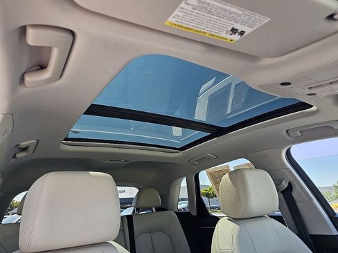 Used 2020 Audi Q3 2.0T Premium Plus w/ Premium Plus Package image 19