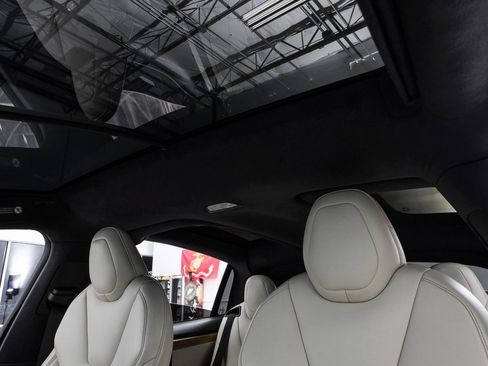 Used 2020 Tesla Model X Long Range image 6