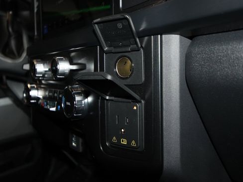 Used 2025 Ford F350 Lariat w/ Black Appearance Package image 26