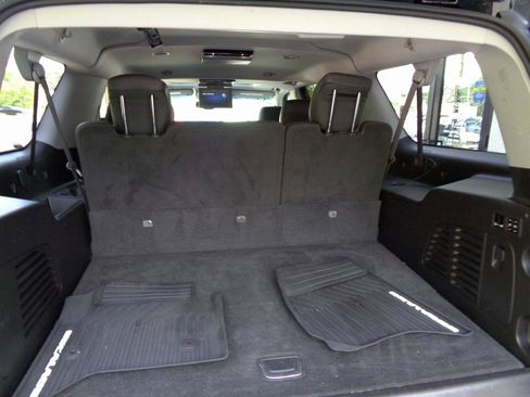 Used 2015 Cadillac Escalade ESV Luxury AWD/4WD image 19