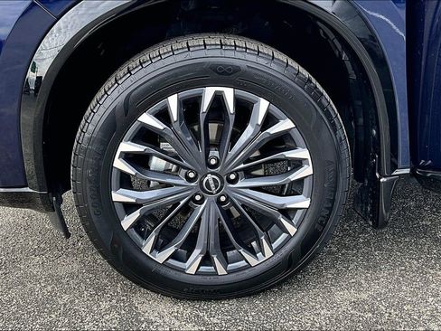 Used 2024 Nissan Rogue Platinum image 11