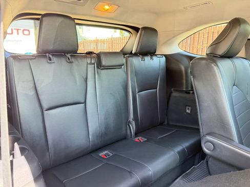 Used 2021 Toyota Highlander XLE AWD/4WD image 31