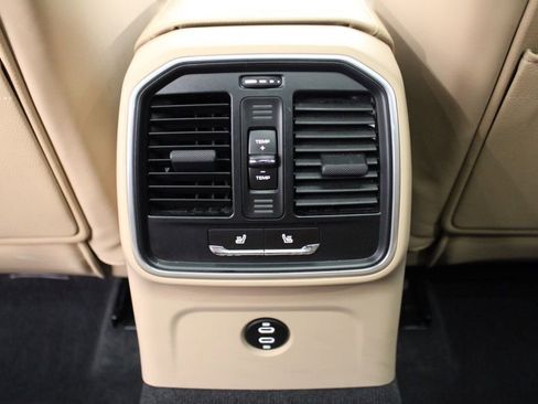 Certified 2023 Porsche Macan Turbo image 34