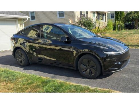 Used 2026 Tesla Model Y Long Range AWD/4WD image 2