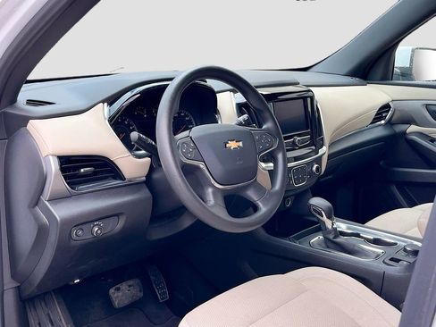 Used 2023 Chevrolet Traverse LS w/ Safety Package FWD image 9